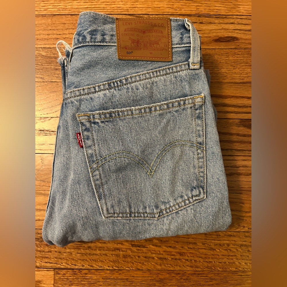 Levi’s 501 Original Fit Women’s Jeans - Picture 8 of 14